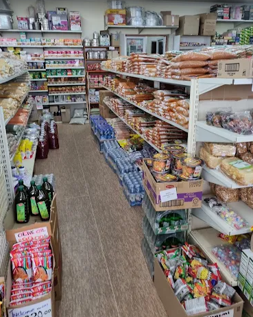Datar Wholesalers grocery aisle